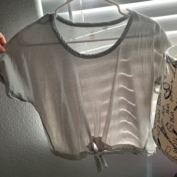greyish blue crop tee shirt tie in the front - Picture 2 of 4
